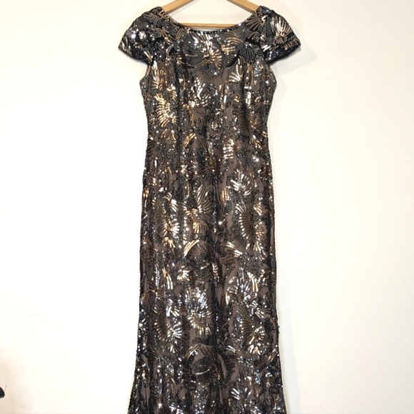 Calvin Klein Cap-Sleeve Sequined Gown Train Maxi Silver Open Back Boat Size 4 - Picture 4 of 9